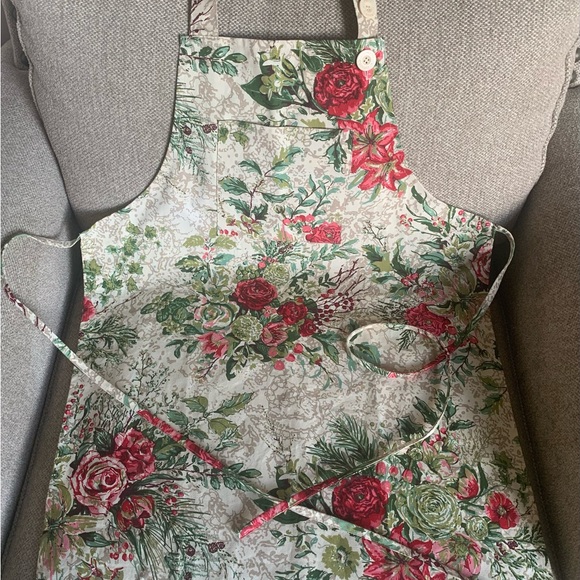 NWOT April Cornell apron, Merry Antique pattern. - Picture 2 of 3